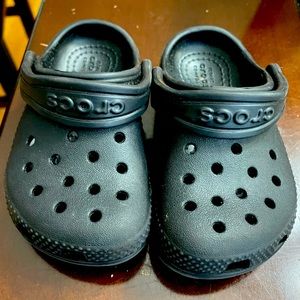 Toddler Unisex Black Crocs Size 6